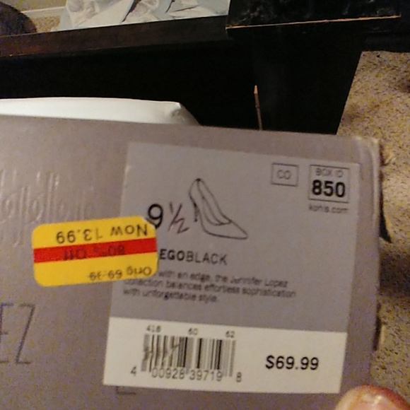 High Heels - Picture 3 of 4